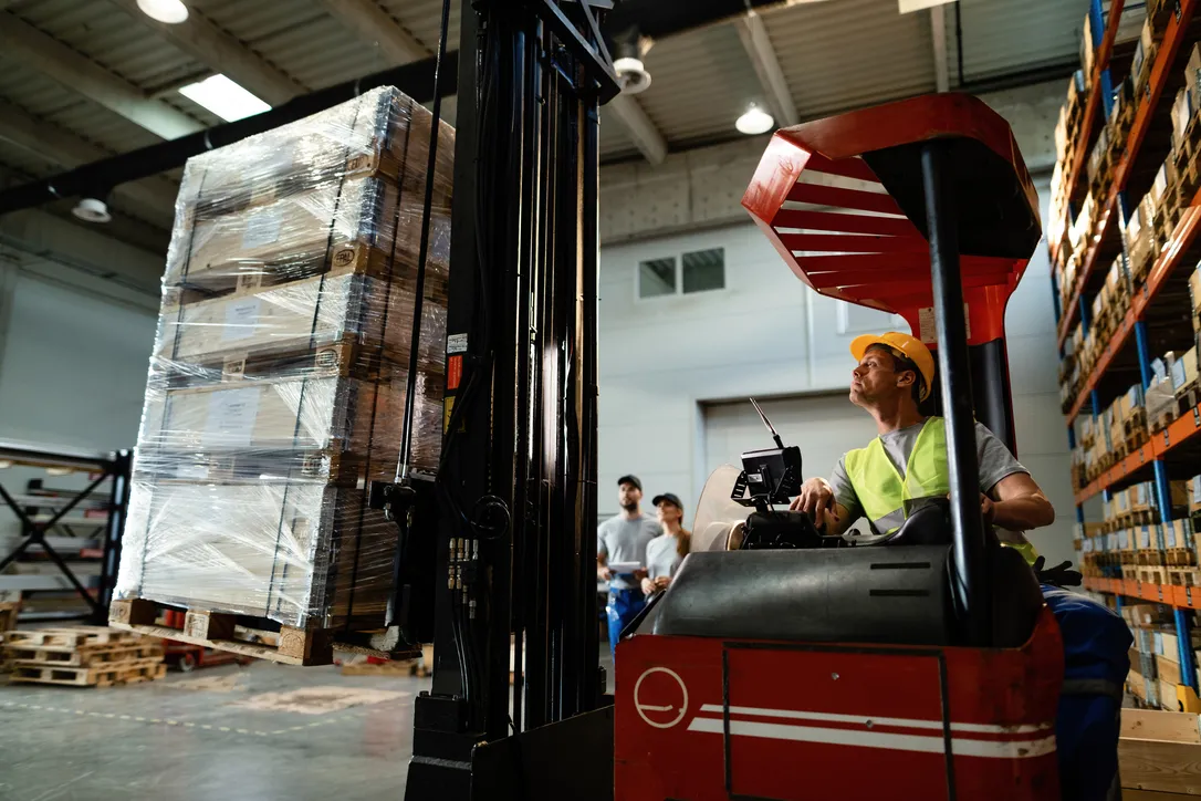 Corso carrelli elevatori e movimentazione merci